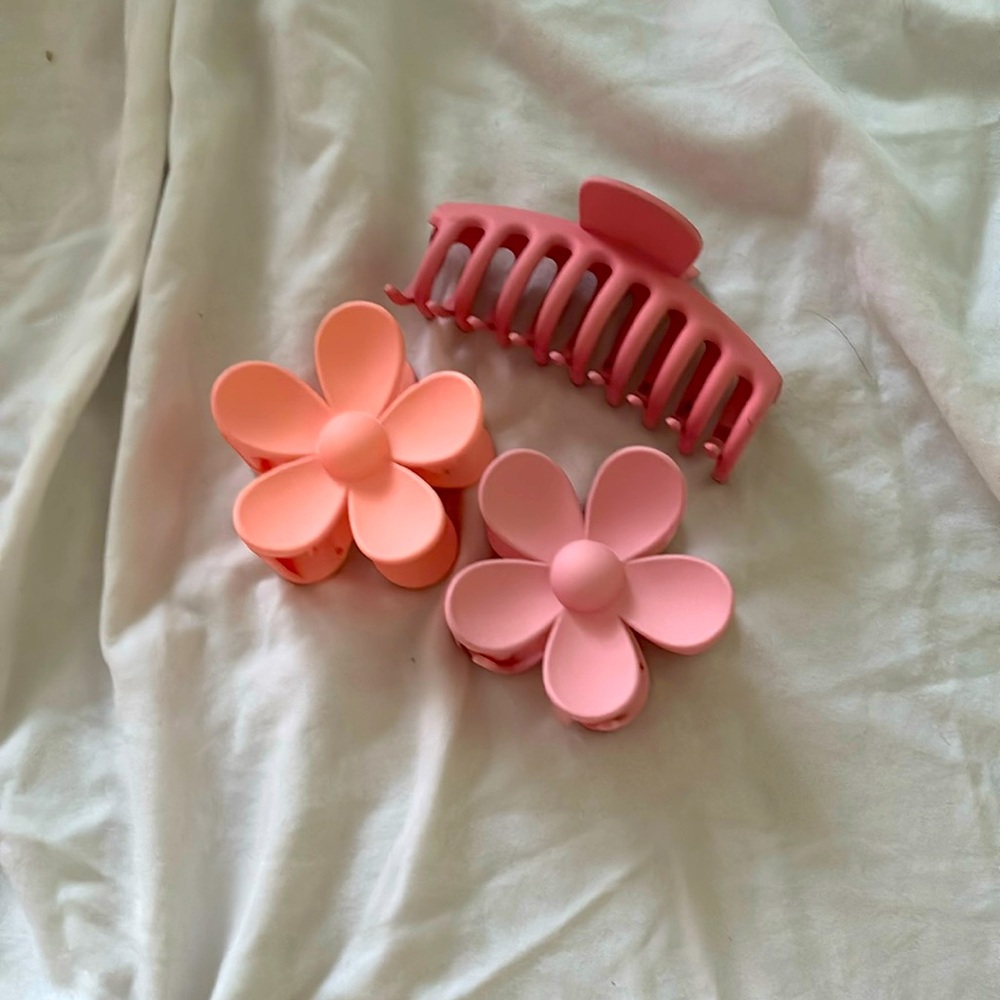 Trio claw clip package.